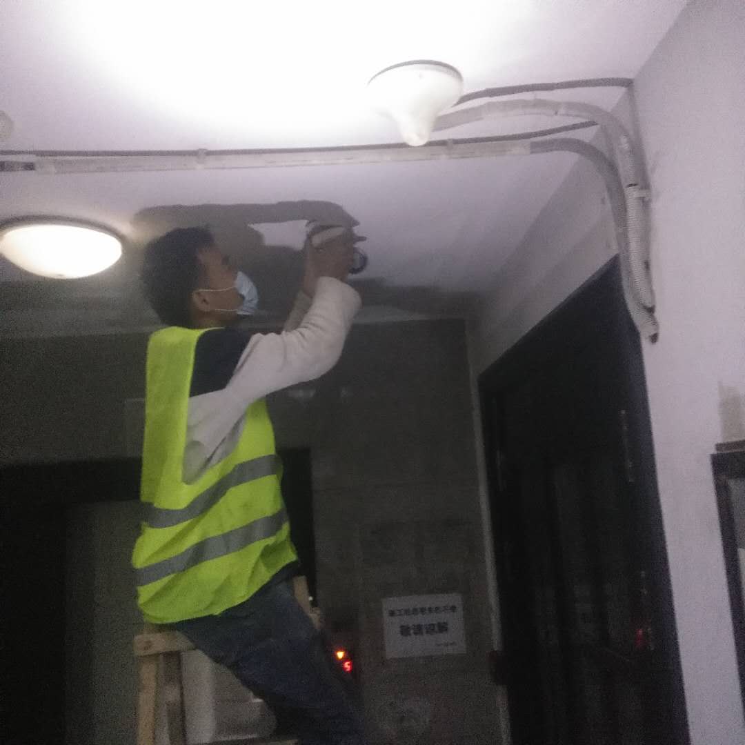 北京朝陽百子灣某餐飲店煙感如何使用，煙感移位與消防面積有關嗎？